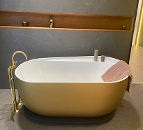Zlaté koupelny ve znamení luxusu
