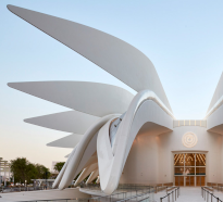 Proslulý architekt Santiago Calatrava ohromil pavilony z materiálů Porcelanosa